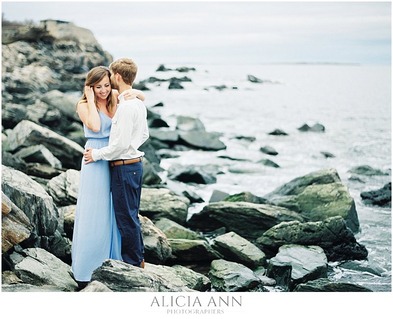 Cape elizabeth wedding photographer | Portland Maine film wedding photographers | bar harbor wedding photographers | portland head lighthouse photos